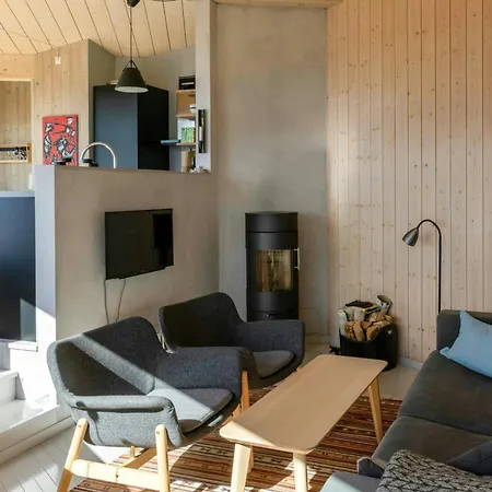 Architect-Designed Cabin With Views In Sjusjoen *